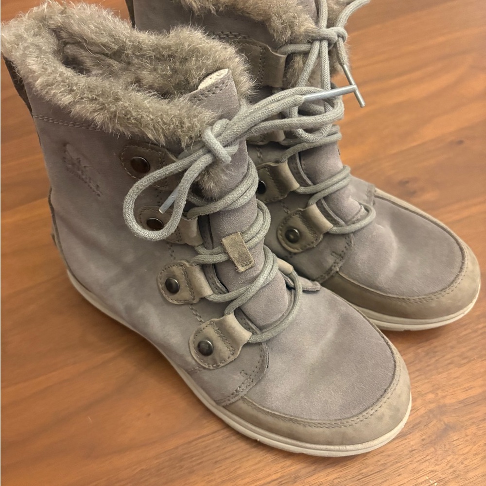 Sorel Gray Winter Boots with Fur Lining